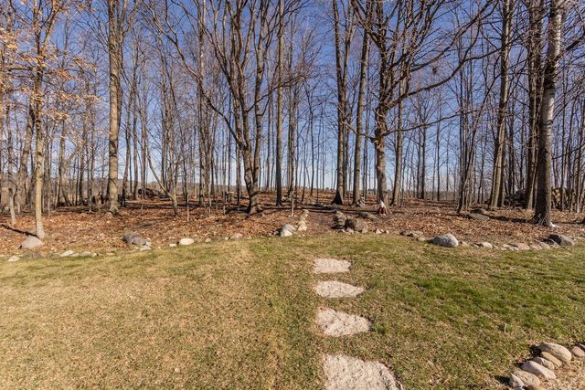 3842 Timber Stone WAY, Hubertus, WI 53033