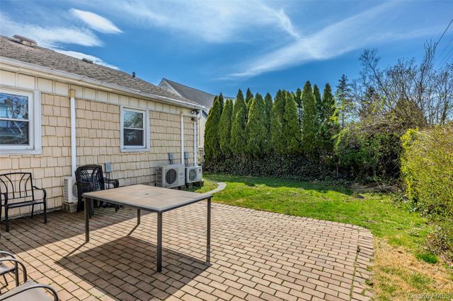 25 Lawrence Street, New Hyde Park, NY 11040