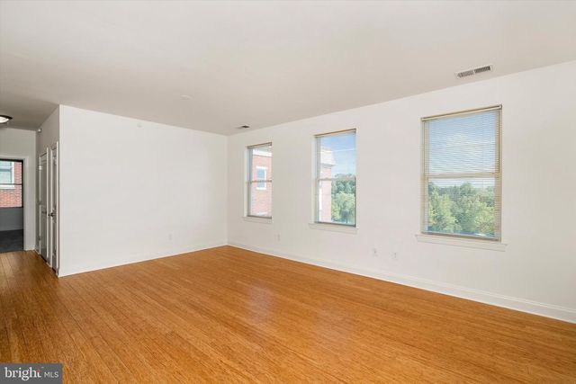 16 MARKET SQ N, Plainsboro, NJ 08536