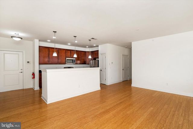 16 MARKET SQ N, Plainsboro, NJ 08536