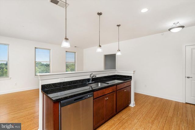 16 MARKET SQ N, Plainsboro, NJ 08536