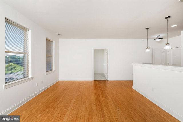 16 MARKET SQ N, Plainsboro, NJ 08536