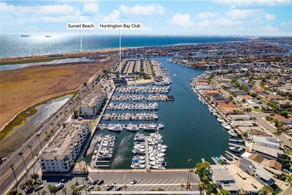 Image 10 of property listing at 4165 Warner Avenue 202, Huntington Beach, CA 92649