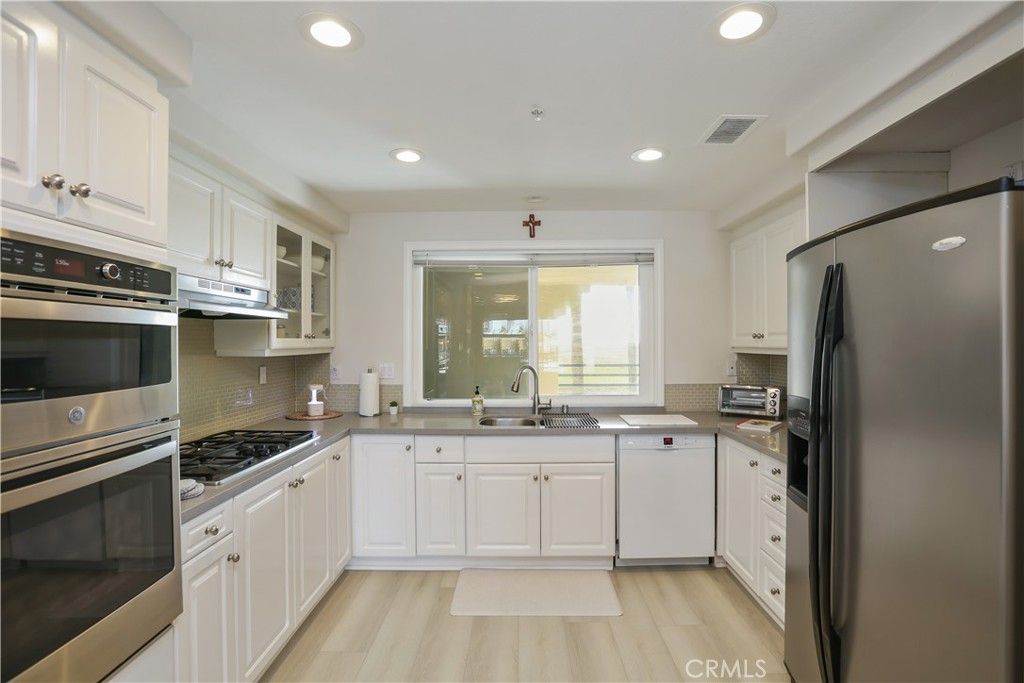 Image 19 of property listing at 4165 Warner Avenue 202, Huntington Beach, CA 92649