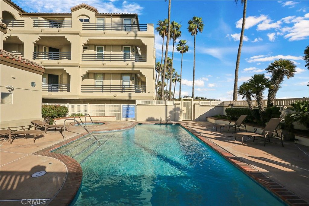 Image 2 of property listing at 4165 Warner Avenue 202, Huntington Beach, CA 92649