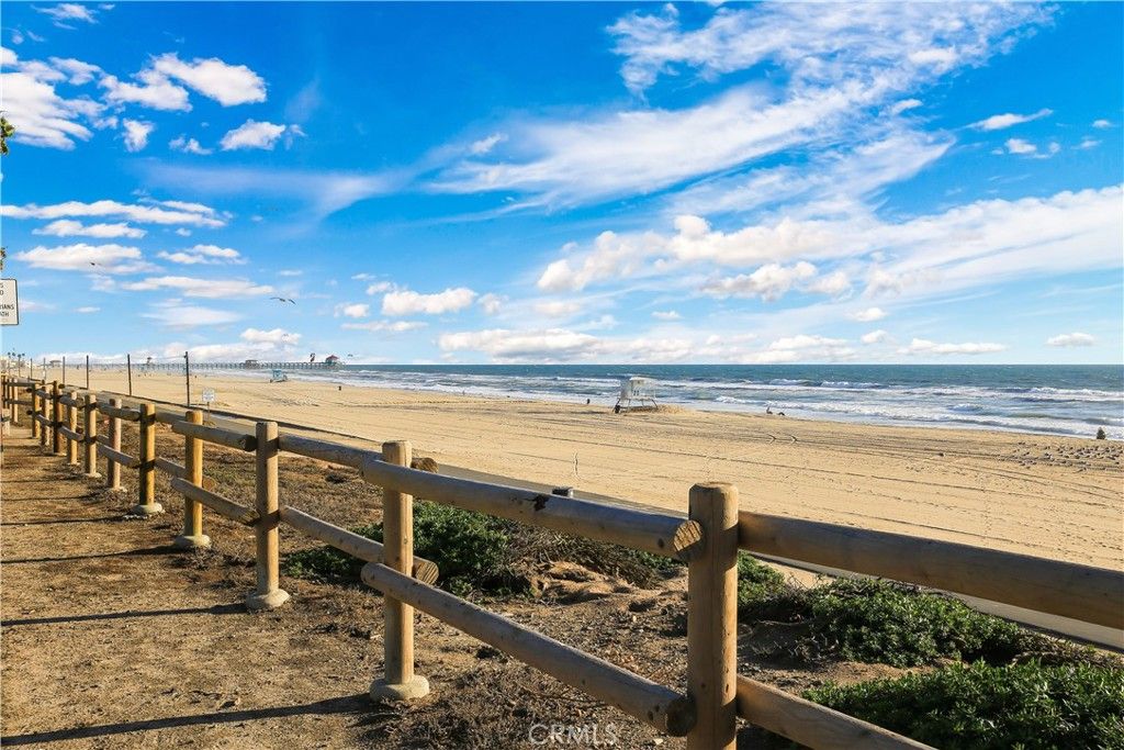 Image 54 of property listing at 4165 Warner Avenue 202, Huntington Beach, CA 92649