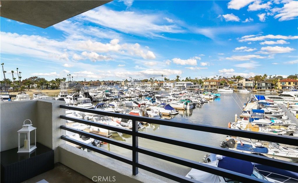 Image 6 of property listing at 4165 Warner Avenue 202, Huntington Beach, CA 92649