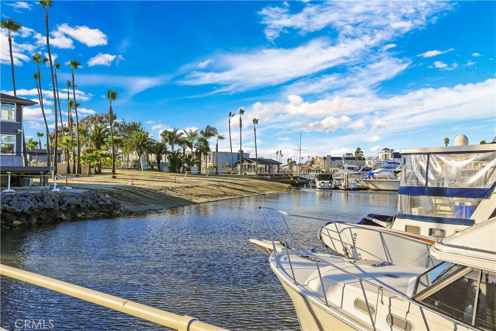 Image 9 of property listing at 4165 Warner Avenue 202, Huntington Beach, CA 92649