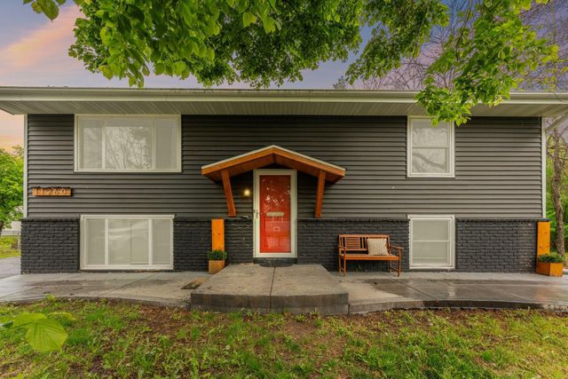 11260 97th Avenue N, Maple Grove, MN 55369