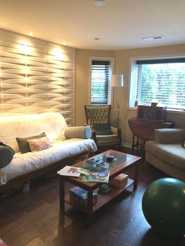 2529 N CENTRAL PARK Avenue G, Chicago, IL 60647