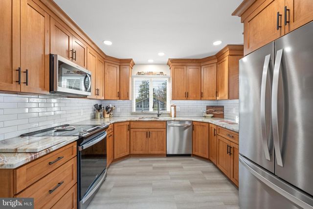 61 LAKEVIEW DR, Woodstown, NJ 08098