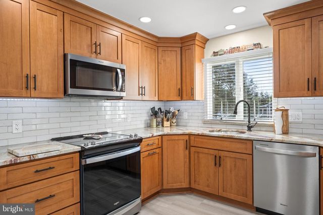 61 LAKEVIEW DR, Woodstown, NJ 08098