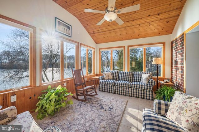 61 LAKEVIEW DR, Woodstown, NJ 08098