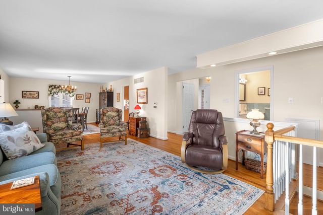 61 LAKEVIEW DR, Woodstown, NJ 08098