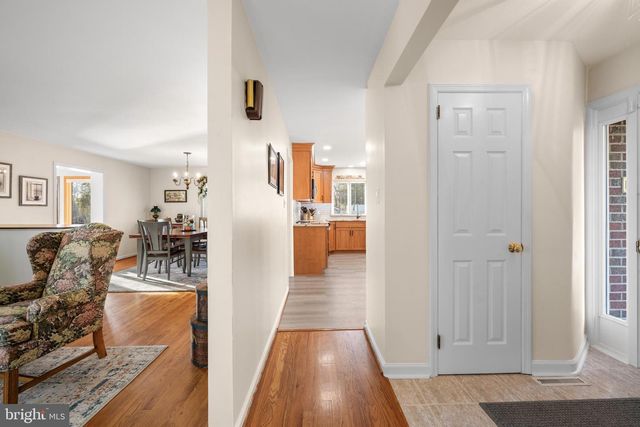 61 LAKEVIEW DR, Woodstown, NJ 08098