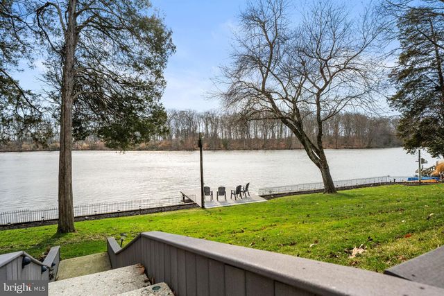 61 LAKEVIEW DR, Woodstown, NJ 08098