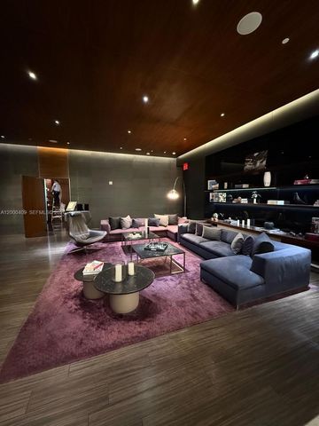 68 SE 6th St 3906, Miami, FL 33131