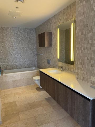 68 SE 6th St 3906, Miami, FL 33131