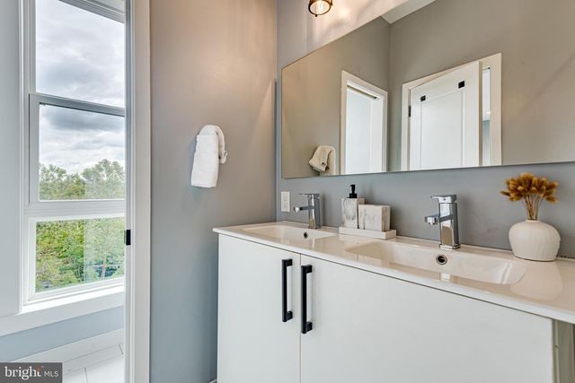 3830 1ST ST SE, Washington, DC 20032