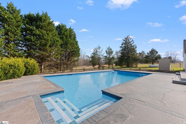 868 Old Hundred Road, Pelzer, SC 29669