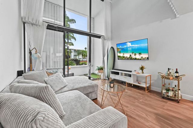 3589 S Ocean Boulevard 26, South Palm Beach, FL 33480