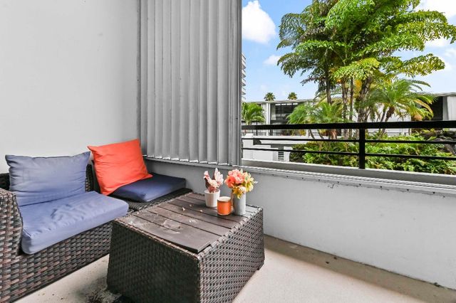 3589 S Ocean Boulevard 26, South Palm Beach, FL 33480