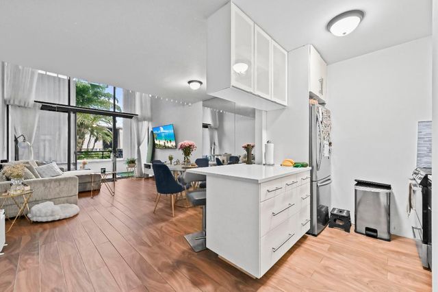 3589 S Ocean Boulevard 26, South Palm Beach, FL 33480