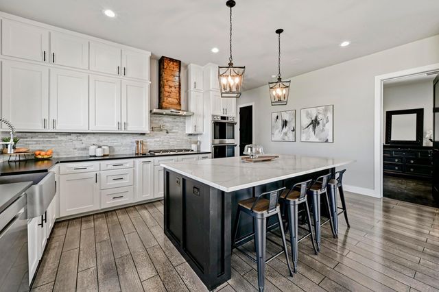 220 Eagle RDG, Burnet, TX 78611