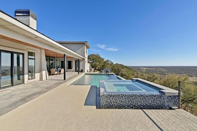 220 Eagle RDG, Burnet, TX 78611