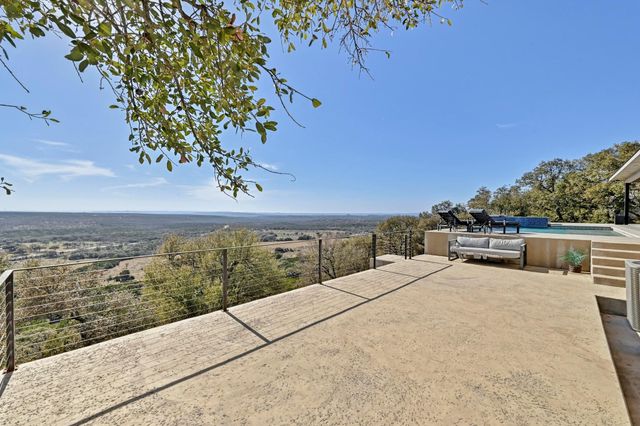 220 Eagle RDG, Burnet, TX 78611