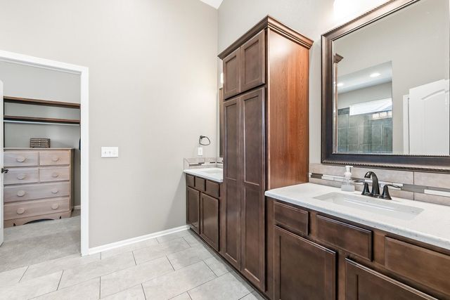 965 N Cedar Brook Circle, Mulvane, KS 67110