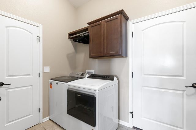 965 N Cedar Brook Circle, Mulvane, KS 67110