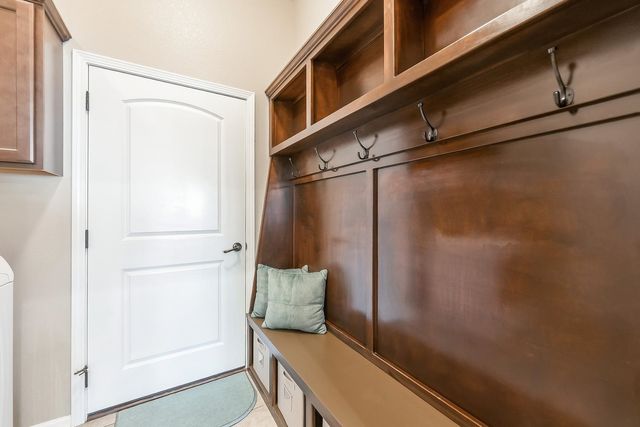 965 N Cedar Brook Circle, Mulvane, KS 67110