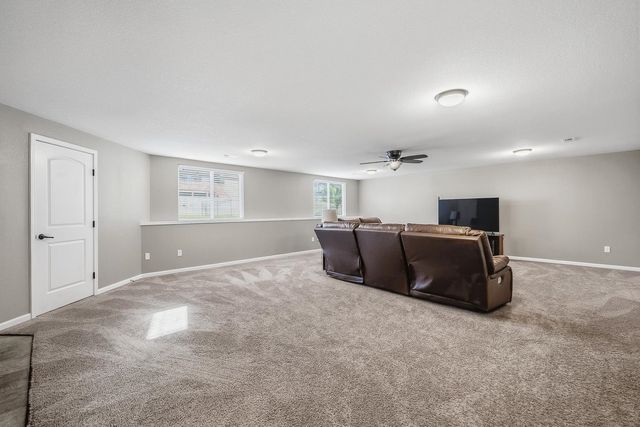 965 N Cedar Brook Circle, Mulvane, KS 67110