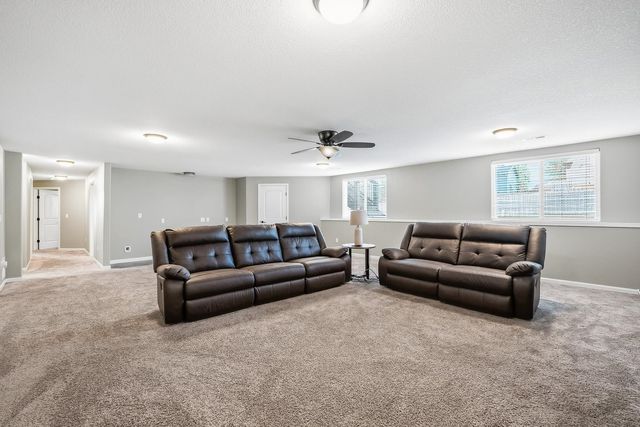 965 N Cedar Brook Circle, Mulvane, KS 67110