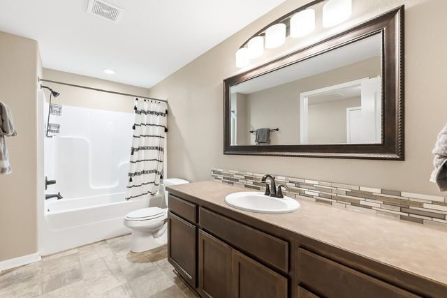 965 N Cedar Brook Circle, Mulvane, KS 67110