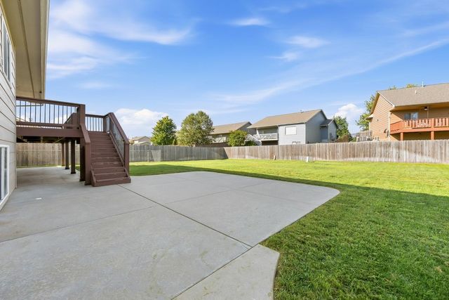 965 N Cedar Brook Circle, Mulvane, KS 67110