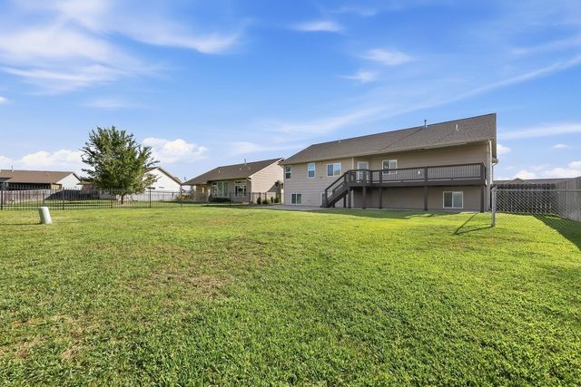 965 N Cedar Brook Circle, Mulvane, KS 67110