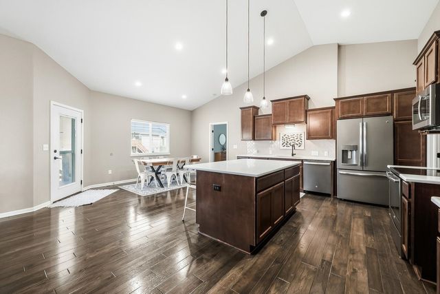 965 N Cedar Brook Circle, Mulvane, KS 67110