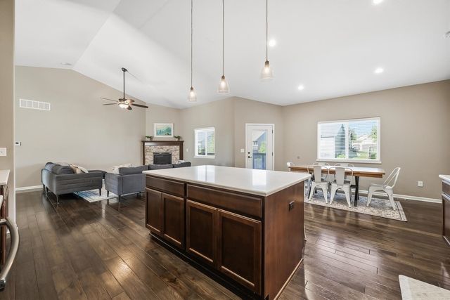965 N Cedar Brook Circle, Mulvane, KS 67110
