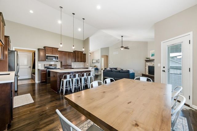965 N Cedar Brook Circle, Mulvane, KS 67110