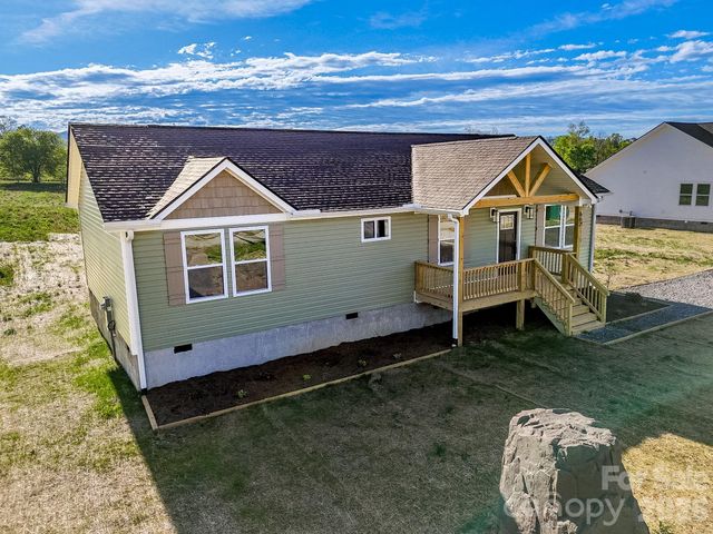 662 Beehive Road, Hendersonville, NC 28792