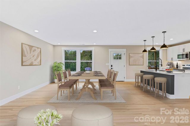 662 Beehive Road, Hendersonville, NC 28792