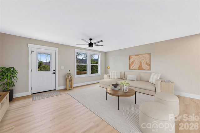 662 Beehive Road, Hendersonville, NC 28792