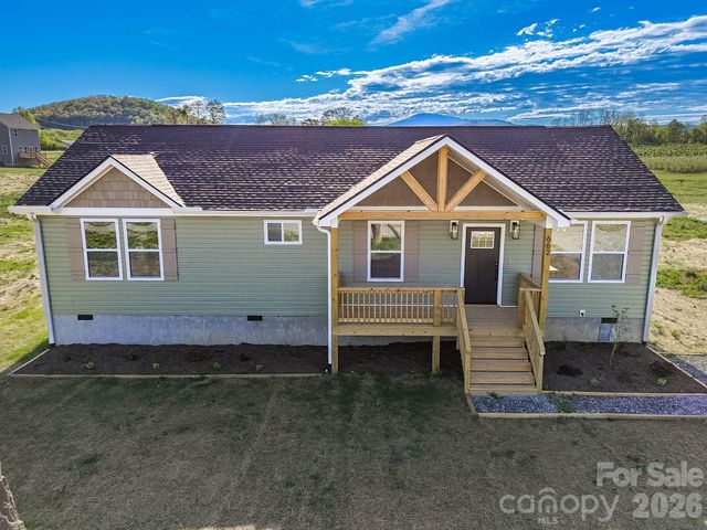 662 Beehive Road, Hendersonville, NC 28792