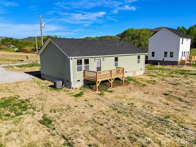 662 Beehive Road, Hendersonville, NC 28792