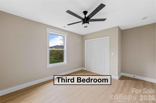 662 Beehive Road, Hendersonville, NC 28792