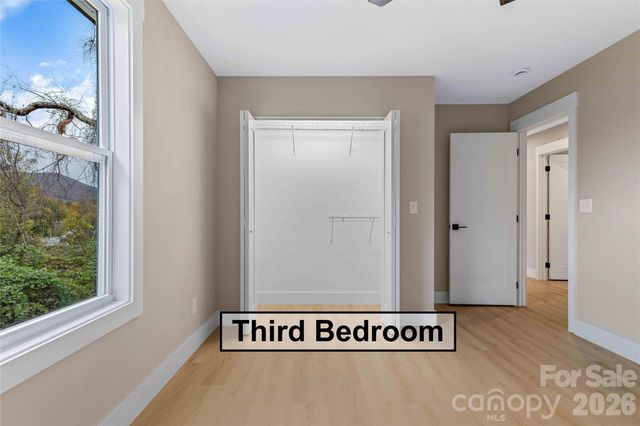 662 Beehive Road, Hendersonville, NC 28792