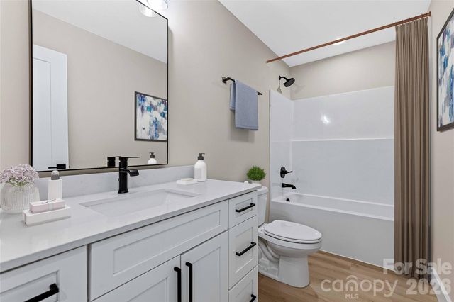 662 Beehive Road, Hendersonville, NC 28792