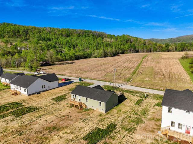 662 Beehive Road, Hendersonville, NC 28792